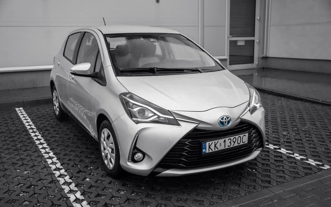 Toyota Yaris cena 51900 przebieg: 94800, rok produkcji 2018 z Sędziszów małe 137